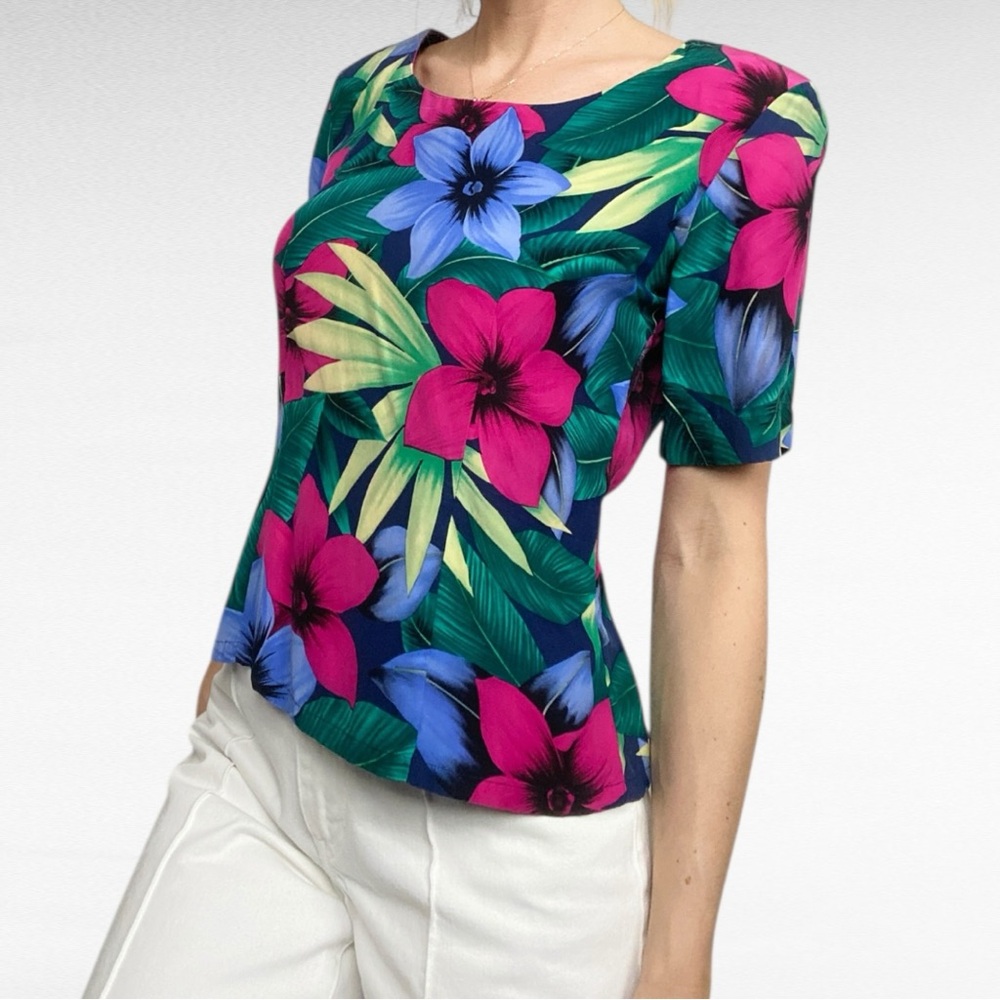 VINTAGE | Dana Buchman | Tropical Hibiscus 100% Silk Blouse with Buttoned Back